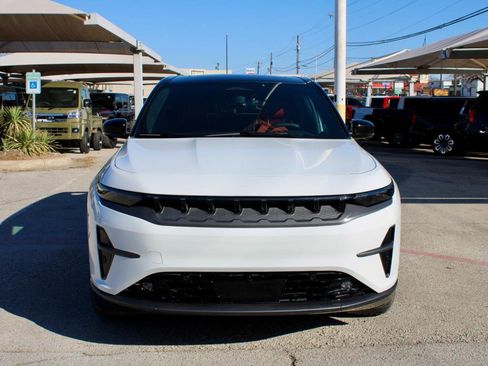 Used 2024 Jeep Wagoneer Launch Edition image 6