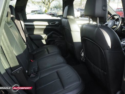 Used 2014 Porsche Cayenne Turbo image 37