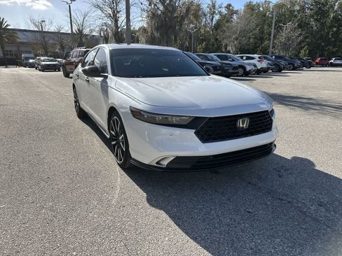 Used 2024 Honda Accord Touring image 8