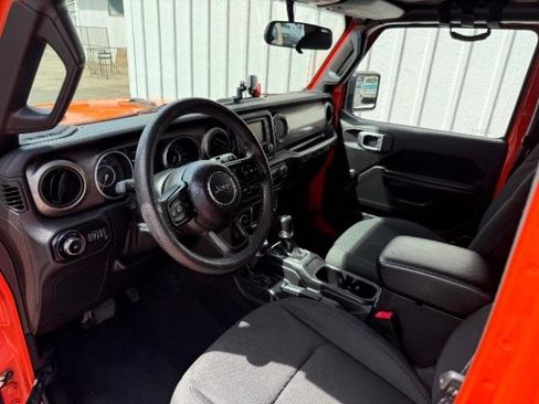 Used 2018 Jeep Wrangler Unlimited Sport image 20
