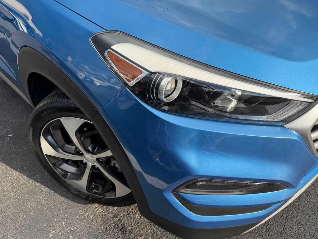 Used 2017 Hyundai Tucson Sport FWD image 2