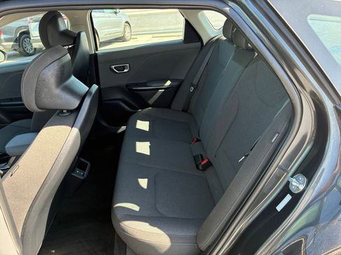 Used 2025 Nissan Altima 2.5 SV FWD image 24