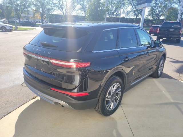 Certified 2024 Lincoln Corsair AWD image 9
