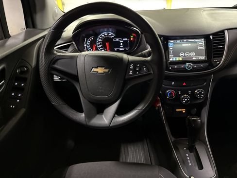 Used 2019 Chevrolet Trax LS FWD image 11
