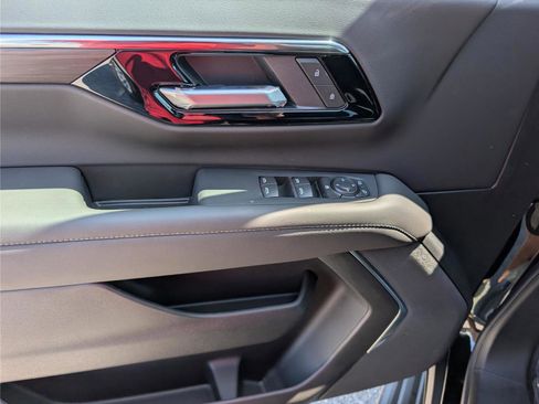 New 2026 Chevrolet Suburban LS RWD image 16