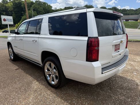 Used 2017 Chevrolet Suburban Premier AWD/4WD image 16