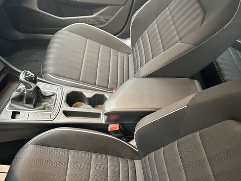 Used 2024 Volkswagen Jetta Sport image 32