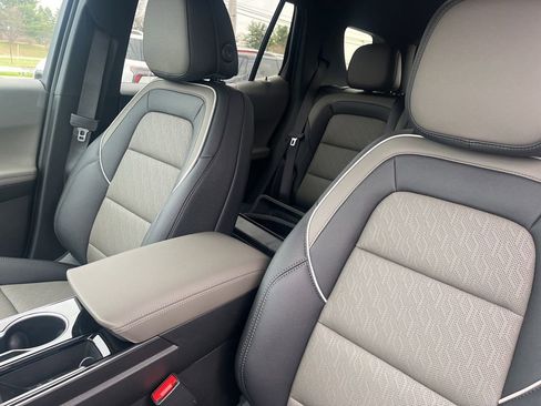 New 2026 Chevrolet Equinox LT w/ Convenience Package II FWD image 16