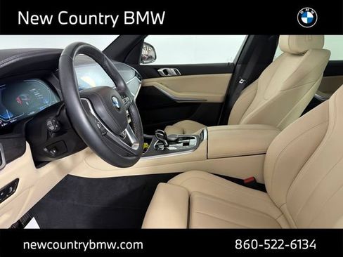 Used 2022 BMW X5 xDrive40i w/ Premium Package AWD/4WD image 11