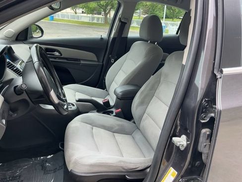 Used 2014 Chevrolet Cruze LT FWD image 9