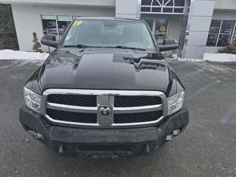 Used 2019 RAM 1500 Classic SLT image 9
