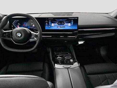 Used 2025 BMW 530i image 18
