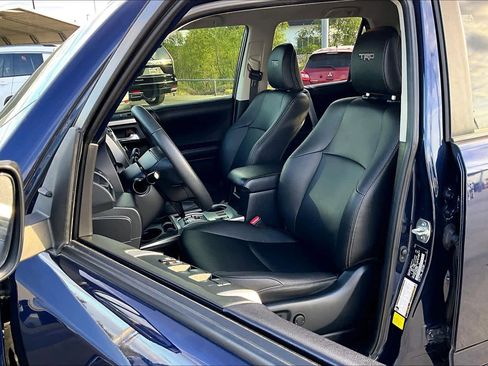 Used 2022 Toyota 4Runner TRD Sport w/ Technology Package image 8