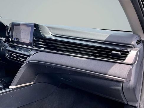 Used 2025 Toyota Camry LE FWD image 28