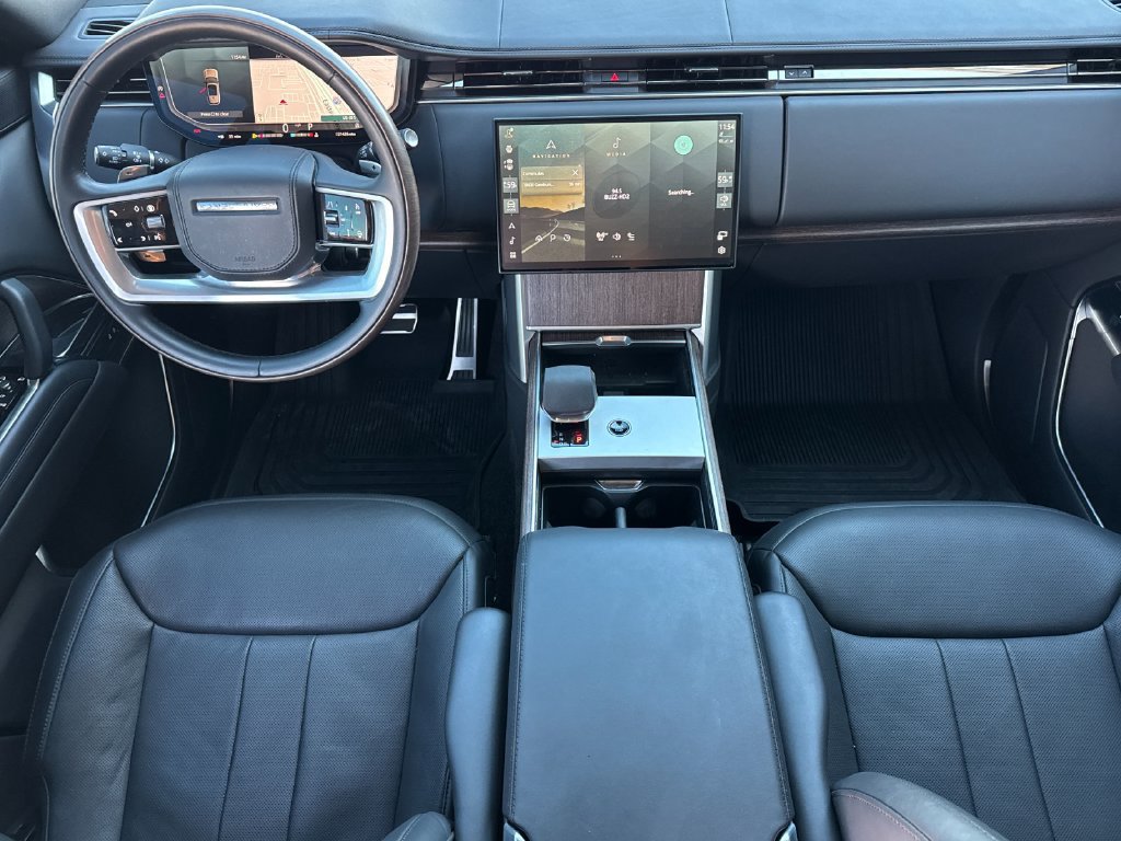 Used 2025 Land Rover Range Rover SE AWD/4WD image 13