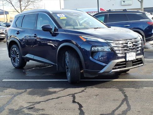 Used 2025 Nissan Rogue SL w/ Tech Package image 3