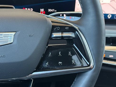 Used 2026 Cadillac Lyriq Luxury RWD image 32