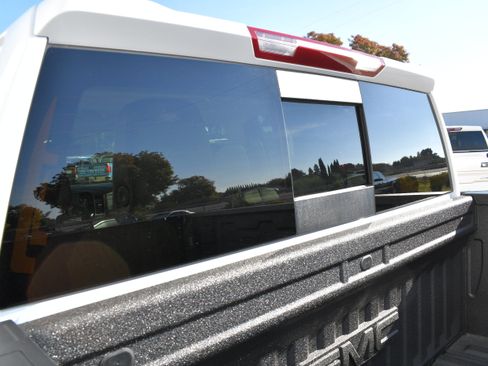 New 2026 GMC Sierra 1500 SLT w/ SLT Premium Plus Package image 8