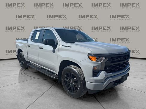 Used 2024 Chevrolet Silverado 1500 Custom w/ Dark Appearance Package AWD/4WD image 8