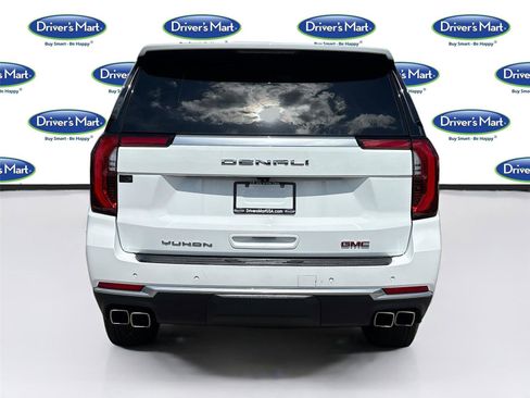 Used 2025 GMC Yukon Denali RWD image 6