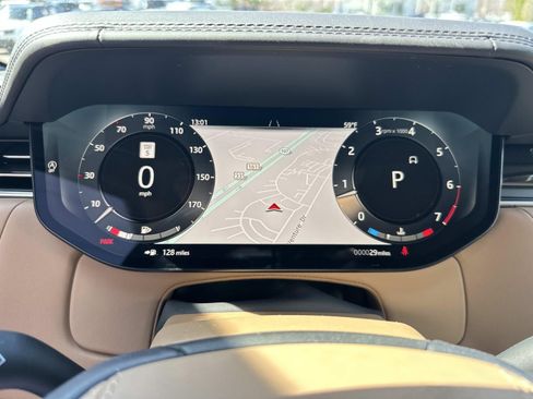 New 2026 Land Rover Range Rover Long Wheelbase SE AWD/4WD image 13