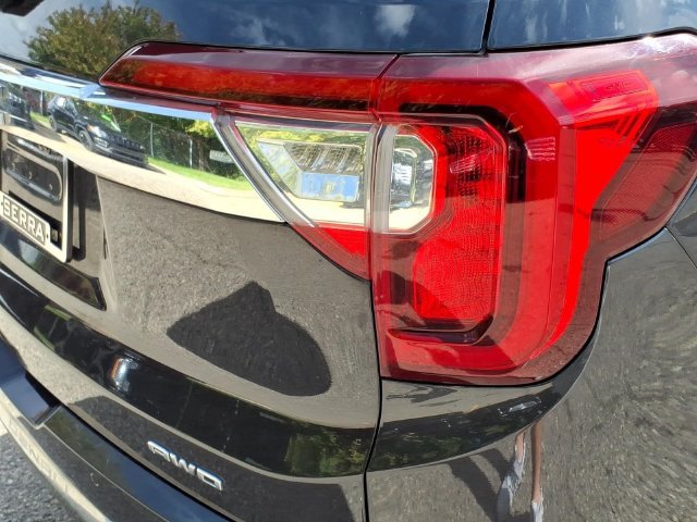 Used 2022 GMC Acadia Denali w/ Denali Ultimate Package AWD/4WD image 11