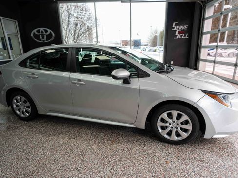 Used 2023 Toyota Corolla LE image 5