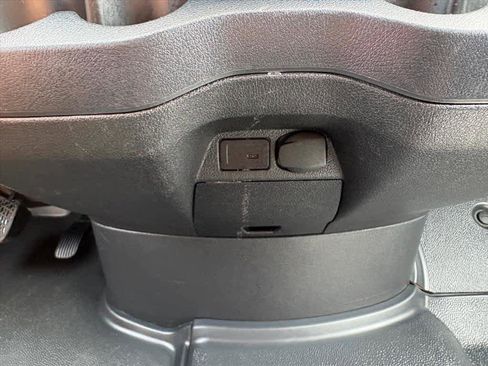 Used 2025 Mercedes-Benz Sprinter 2500 image 16