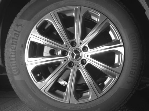 Used 2024 Mercedes-Benz GLC 300 4MATIC image 13