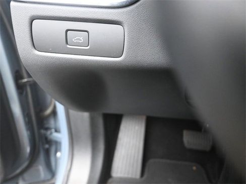 Certified 2023 Volvo XC60 B5 Ultimate image 17