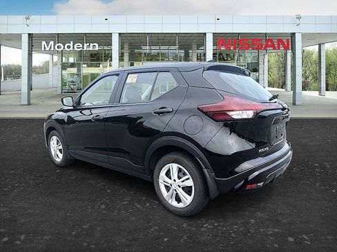 Certified 2025 Nissan Kicks Play S FWD image 3