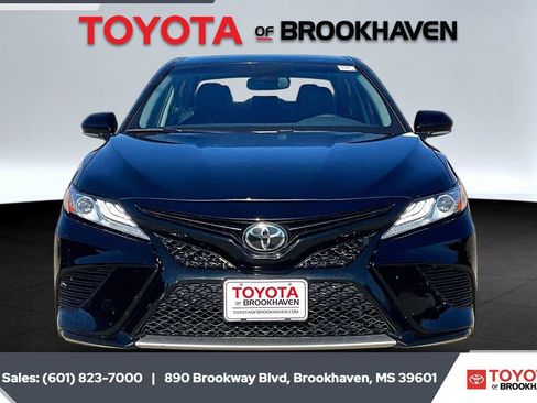 Used 2020 Toyota Camry XSE FWD image 3