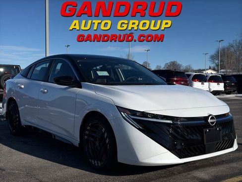 New 2026 Nissan Sentra SR image 1