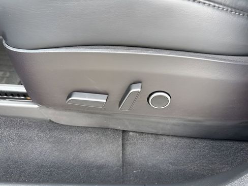 Used 2022 Tesla Model Y Performance image 10