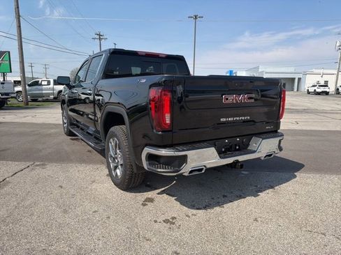 New 2026 GMC Sierra 1500 SLT image 8