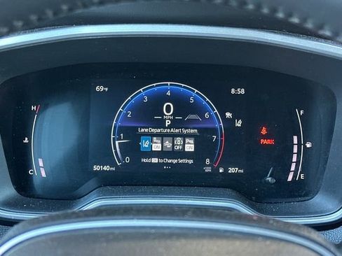 Used 2024 Toyota Corolla Cross XLE image 22