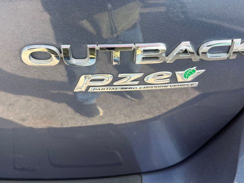 Used 2017 Subaru Outback 2.5i Premium image 23