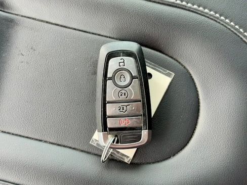 Used 2025 Ford Expedition Max Platinum AWD/4WD image 38
