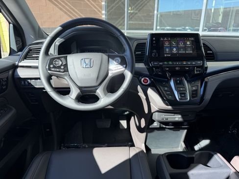 Used 2024 Honda Odyssey Touring image 16
