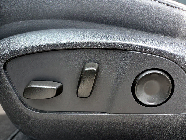 Used 2025 Buick Enclave Preferred FWD image 19