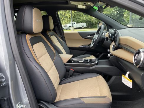 Used 2026 Chevrolet Equinox ACTIV w/ Safety and Technology Package FWD image 36