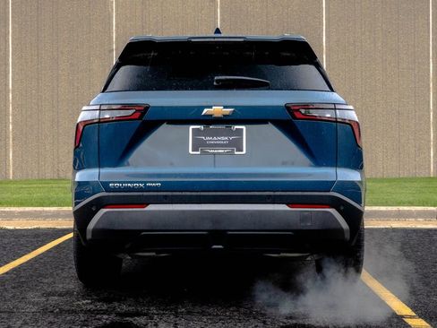 New 2026 Chevrolet Equinox LT AWD/4WD image 8