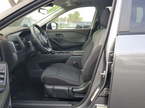 Used 2021 Nissan Rogue S image 18