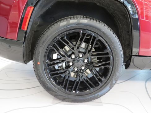 New 2026 Jeep Grand Wagoneer Limited image 9