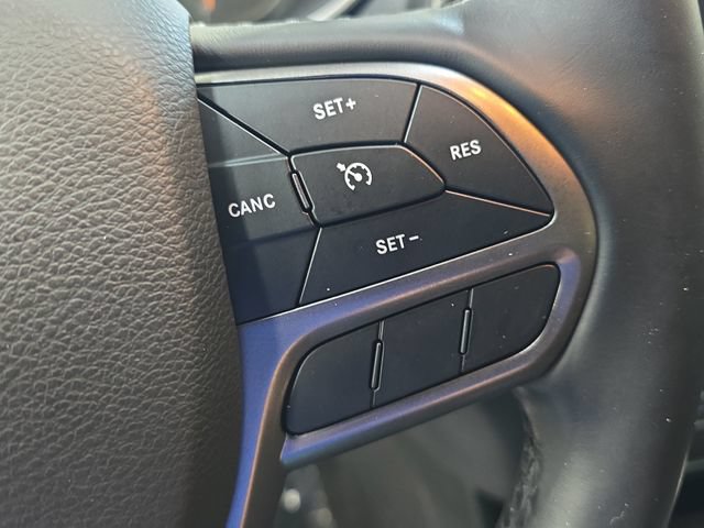 Used 2020 Jeep Cherokee Latitude Plus w/ Cold Weather Group AWD/4WD image 19