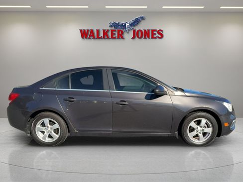 Used 2015 Chevrolet Cruze LT image 2