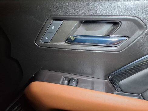 Used 2024 GMC Canyon AT4 image 25