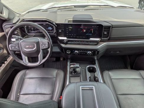 Used 2022 GMC Sierra 1500 SLT AWD/4WD image 17
