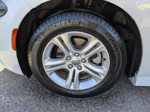 Used 2021 Dodge Charger SXT image 7