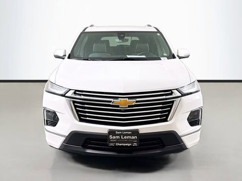 Used 2023 Chevrolet Traverse Premier image 2